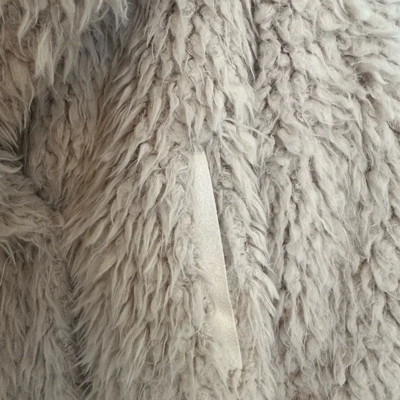 Anthropologie Women's Beige Faux Shearling Jacket - Picture 3 of 7